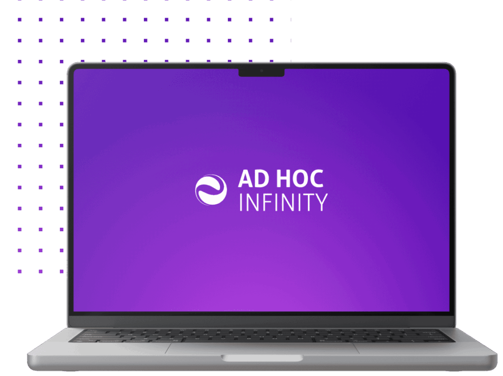 Laptop con schermo che mostra il logo Ad Hoc Infinity con icona a spirale su sfondo viola