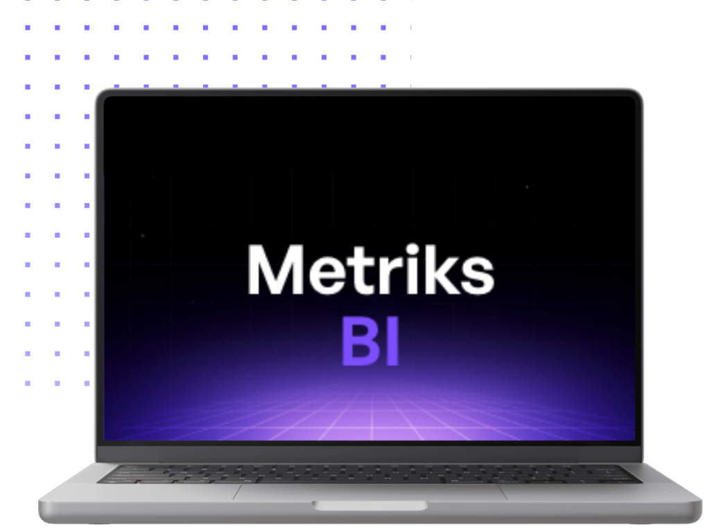 Laptop con schermo che mostra il logo Metriks BI: testo "Metriks" in bianco e "BI" in viola su sfondo scuro con griglia luminosa viola