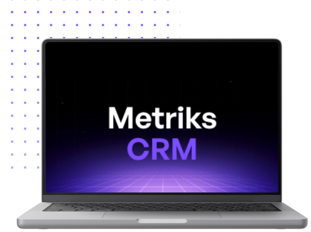 Software Metriks CRM su laptop